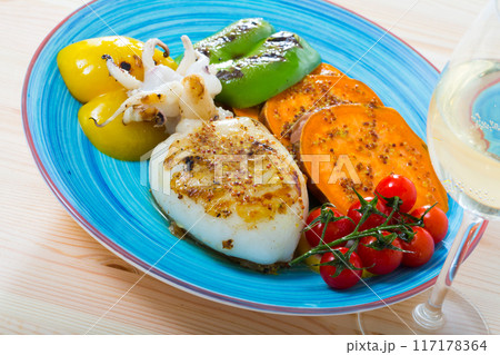 Plate with Grilled sepia Plate with Grilled sepia 117178364