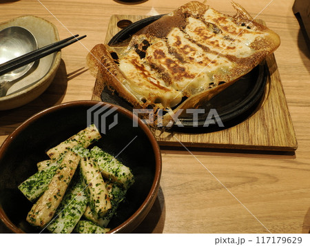 博多かつりきの鉄鍋ギョーザと長芋の磯辺揚げ 福岡県福岡市博多区博多駅前 博多かつりきの鉄鍋ギョーザと長芋の磯辺揚げ 福岡県福岡市博多区博多駅前 117179629