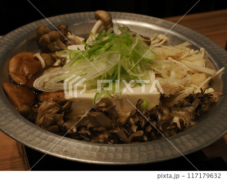 博多かつりきの五種のきのこの湯豆腐　福岡県福岡市博多区博多駅前 117179632