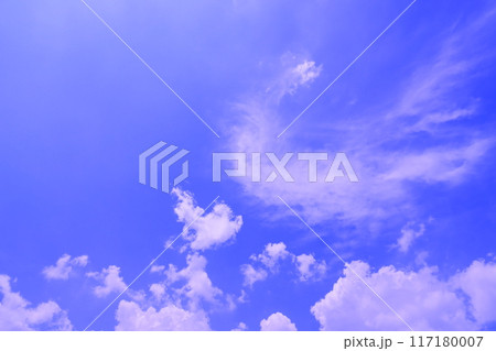 雲のある青空 (背景素材） 117180007