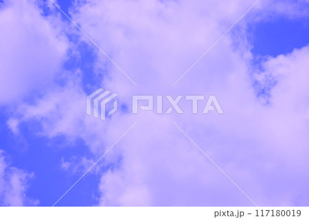 雲のある青空 (背景素材） 117180019