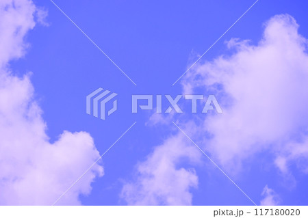 雲のある青空 (背景素材） 117180020