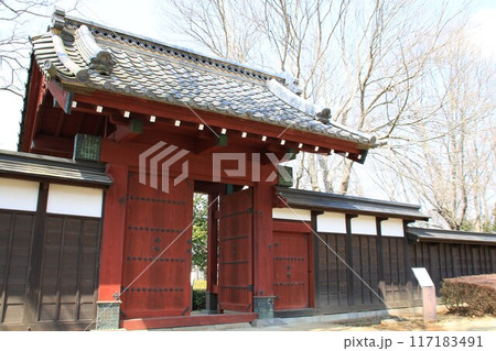 逆井城址に残る関宿城移築の薬医門 117183491