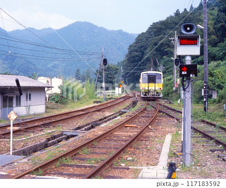 奥出雲、3段スイッチバックの無人駅、「出雲坂根」駅/ローカル線、JR木次線 奥出雲、3段スイッチバックの無人駅、「出雲坂根」駅/ローカル線、JR木次線 117183592