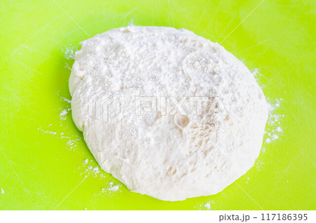 一次発酵後の生地 一次発酵後の生地 117186395