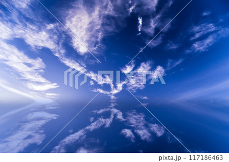 反射する雲の空間 反射する雲の空間 117186463