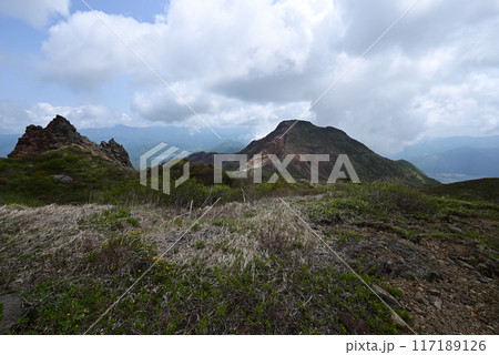 磐梯山登山、会津、福島県 117189126