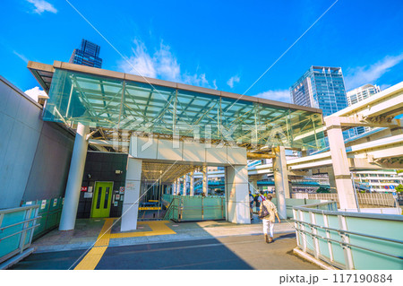 日本の横浜都市景観 新風景・横浜駅きた東口Bやザ ヨコハマ フロント（左上奥）などを望む＝8月7日 117190884