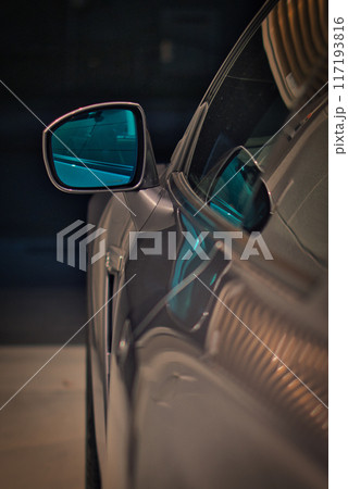 日本の誇る高級車のスポーツカー 117193816