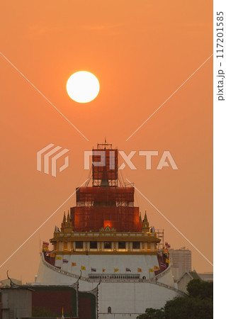 タイ・バンコクの黄金の丘寺院「ワット・サケット(Wat Saket)」 タイ・バンコクの黄金の丘寺院「ワット・サケット(Wat Saket)」 117201585