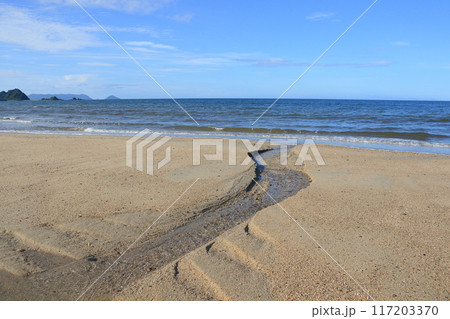 海に流れ込む水路 海に流れ込む水路 117203370