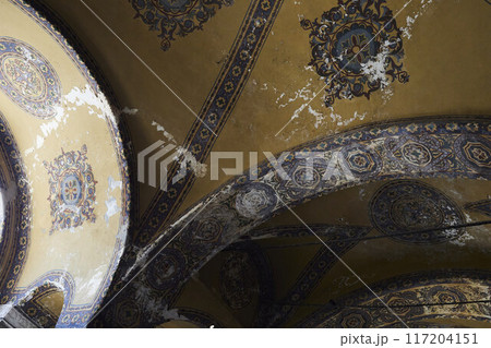 Visitors at the Hagia Sophia Grand Mosque. Formerly Hagia Sophia 117204151