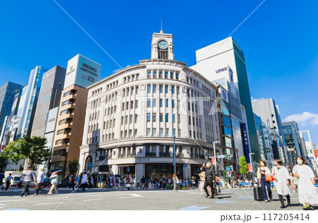 休日の銀座　歩行者天国 117205414