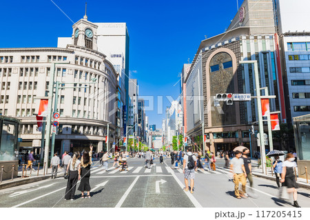休日の銀座　歩行者天国 117205415