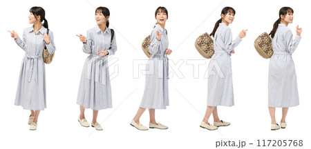 手振り身振りで話す女性の全身人物切り抜き素材 117205768