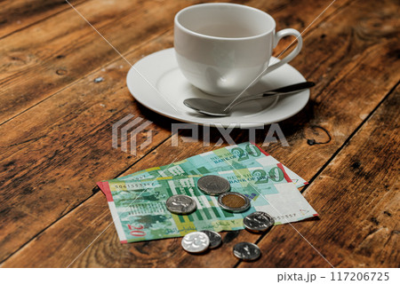 レストランでの支払いのイメージ 外国のレストランやカフェでの支払いに関するイメージ レストランでの支払いのイメージ 外国のレストランやカフェでの支払いに関するイメージ 117206725