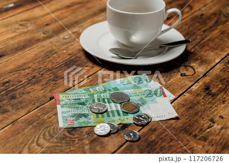 レストランでの支払いのイメージ 外国のレストランやカフェでの支払いに関するイメージ レストランでの支払いのイメージ 外国のレストランやカフェでの支払いに関するイメージ 117206726