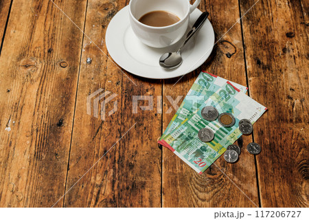 レストランでの支払いのイメージ 外国のレストランやカフェでの支払いに関するイメージ レストランでの支払いのイメージ 外国のレストランやカフェでの支払いに関するイメージ 117206727