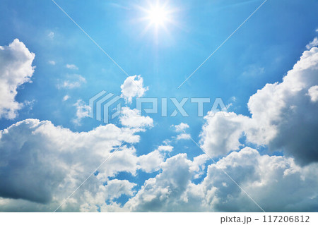 夏の青空と雲　そして太陽 117206812