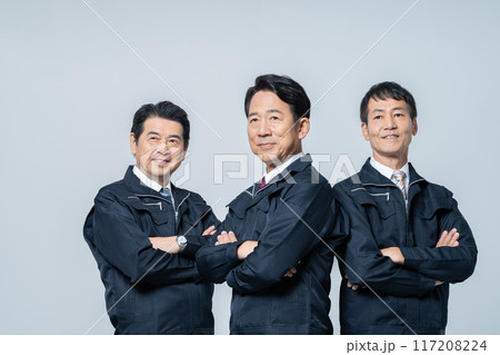 ミドルシニアのエンジニア ミドルシニアのエンジニア 117208224