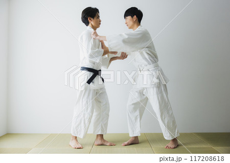 道着の男性　　 117208618