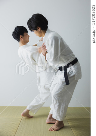 道着の男性　　 117208625
