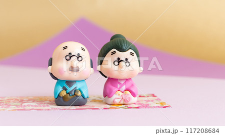 おじいちゃんとおばあちゃん　高齢者　敬老の日の写真素材 117208684