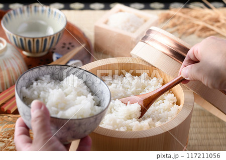 江戸おひつ ( 木製おひつ )保存するだけでお米がツヤツヤふっくららおいしい炊き立てご飯 江戸おひつ ( 木製おひつ )保存するだけでお米がツヤツヤふっくららおいしい炊き立てご飯 117211056