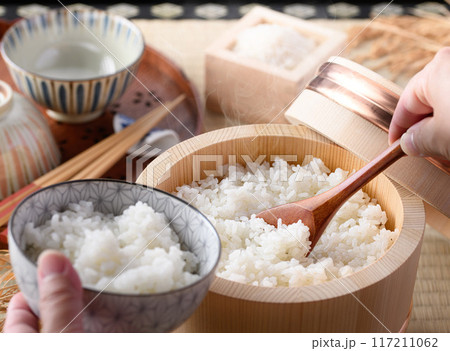 江戸おひつ ( 木製おひつ )保存するだけでお米がツヤツヤふっくららおいしい炊き立てご飯 江戸おひつ ( 木製おひつ )保存するだけでお米がツヤツヤふっくららおいしい炊き立てご飯 117211062