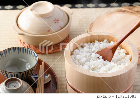江戸おひつ ( 木製おひつ )保存するだけでお米がツヤツヤふっくららおいしい炊き立てご飯 江戸おひつ ( 木製おひつ )保存するだけでお米がツヤツヤふっくららおいしい炊き立てご飯 117211093