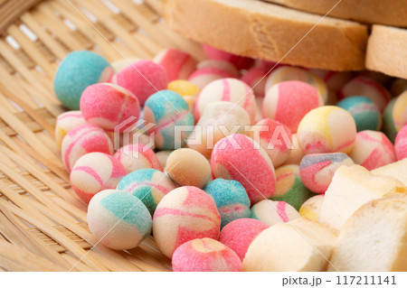 手まり麩のクローズアップ背景 117211141