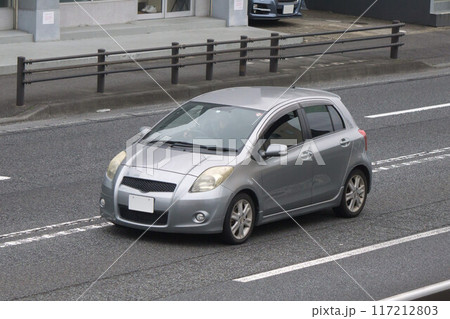 コンパクトカー 小型自動車 道路走行 コンパクトカー 小型自動車 道路走行 117212803