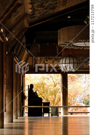 奈良　紅葉の大和国長谷寺礼堂　徳道上人 117213799