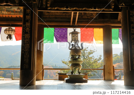 奈良県桜井市総本山大和国長谷寺　本堂の香炉 117214416