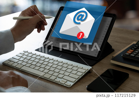 Businessman working Mail Communication Connection message to mailing spam e-mail, warning pop-up. 117215129