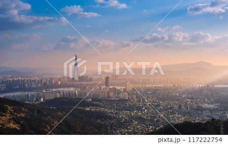 Cityscape of Seoul and Han River in the afternoon, Seoul, South Korea. 117222754