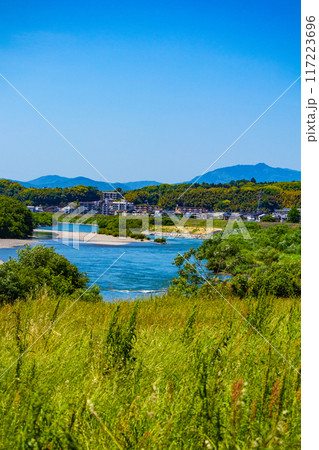【京都風景】宇治川の緩やかな流れ（観月橋から宇治橋まで） 117223696