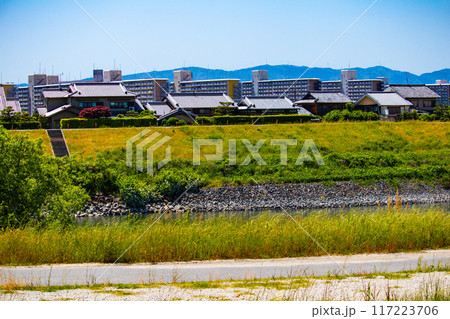 【京都風景】宇治川の緩やかな流れ（観月橋から宇治橋まで） 117223706