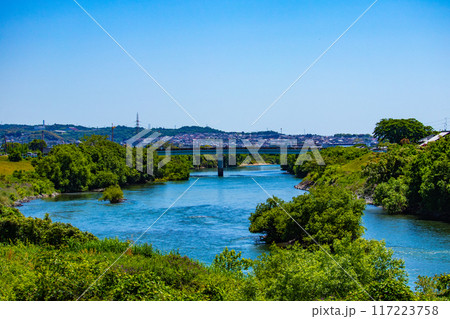 【京都風景】宇治川の緩やかな流れ（観月橋から宇治橋まで） 117223758