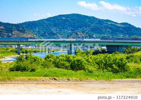 【京都風景】宇治川の緩やかな流れ（観月橋から宇治橋まで） 117224910