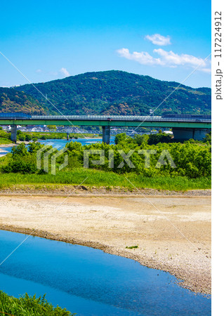 【京都風景】宇治川の緩やかな流れ(観月橋から宇治橋まで) 【京都風景】宇治川の緩やかな流れ(観月橋から宇治橋まで) 117224912