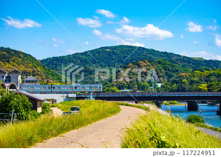 【京都風景】宇治川の緩やかな流れ（観月橋から宇治橋まで） 117224951