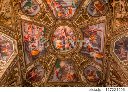 Basilica di Santa Maria in Trastevere, Rome, Italy Basilica di Santa Maria in Trastevere, Rome, Italy 117225906