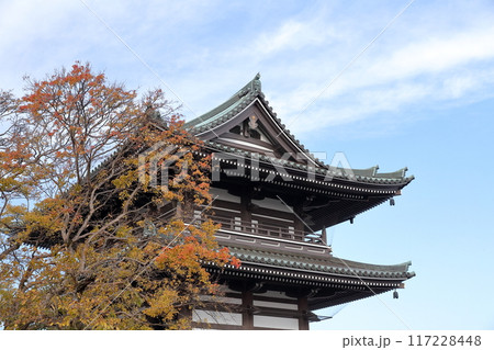立派な山門（覚王山 日泰寺　愛知県 名古屋市） 117228448