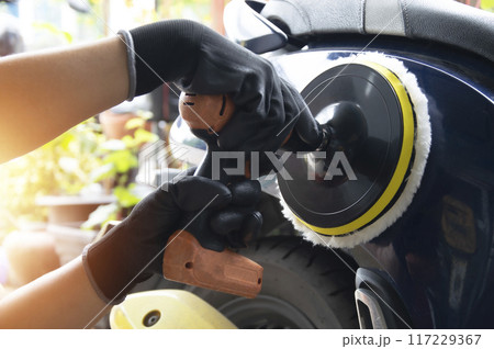 Polishing and painting motorcycles and cars Polishing and painting motorcycles and cars 117229367