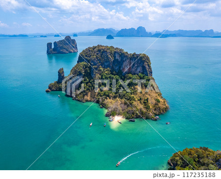 Aerial view of Koh Pakbia or Phak Bia island in Krabi, Thailand 117235188