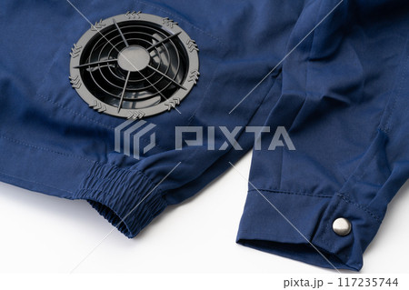 空調服のファンのクローズアップ 空調服のファンのクローズアップ 117235744