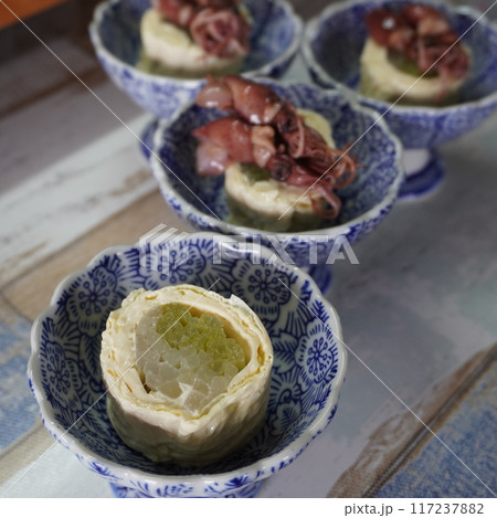 「豆皿つまみ(蕗の湯葉巻)」 「豆皿つまみ(蕗の湯葉巻)」 117237882