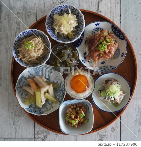 「豆皿つまみ（盛り合わせ）」 117237900