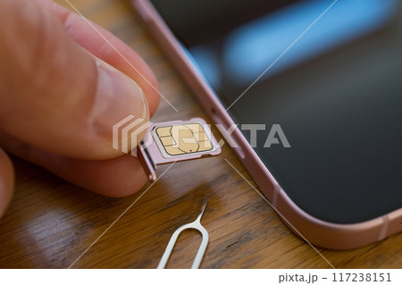 スマホのsim交換 スマホのsim交換 117238151